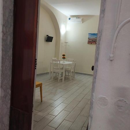 Villa A Due Passi Da Dante Deluxe Nápoles Exterior foto